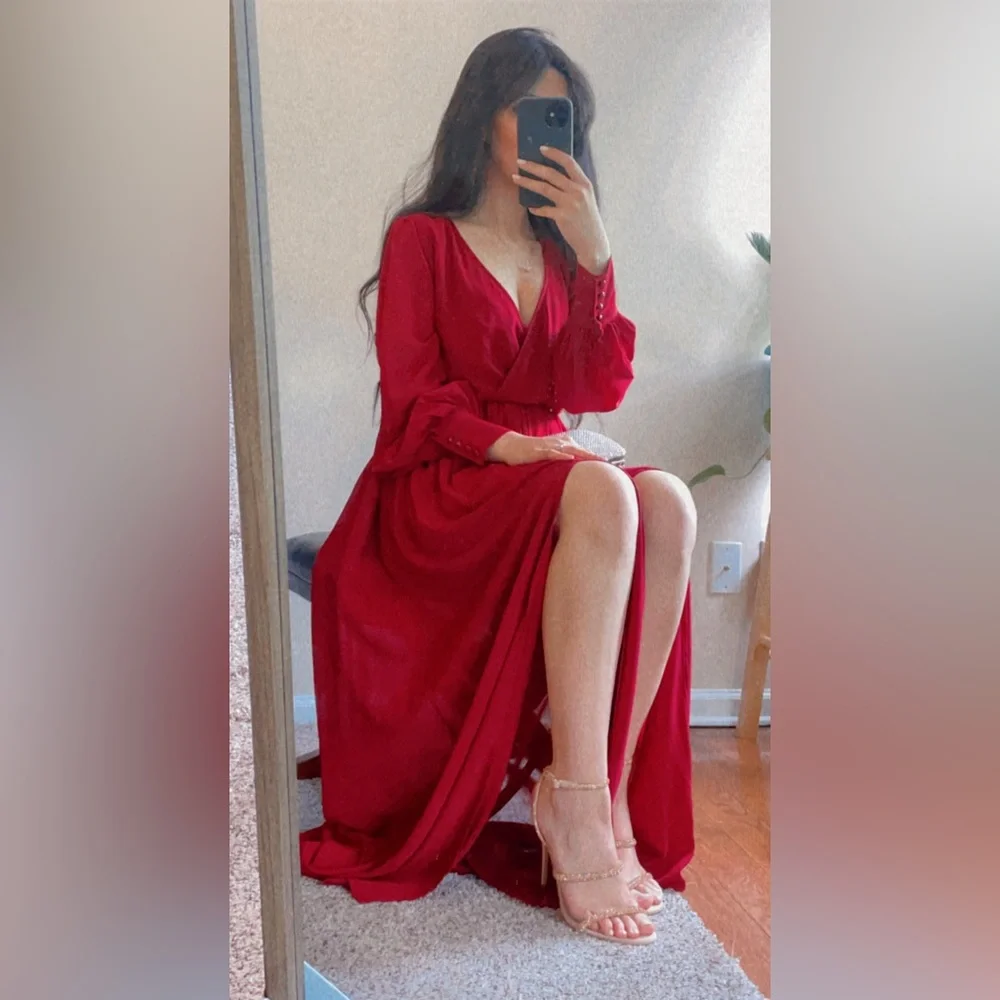 I wore it once, great material and quality. The size between XS-S - Picture 2 of 3